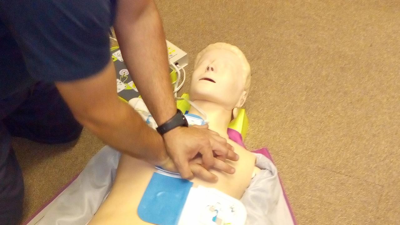 Formation réanimation cardio pulmonaire RCP défibrillateur CCPI